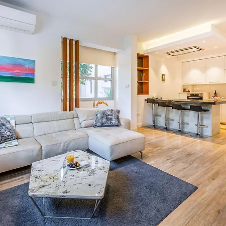 Luxury Close To The Beach, Shared Pool - Christine Complex Appartement Limasol