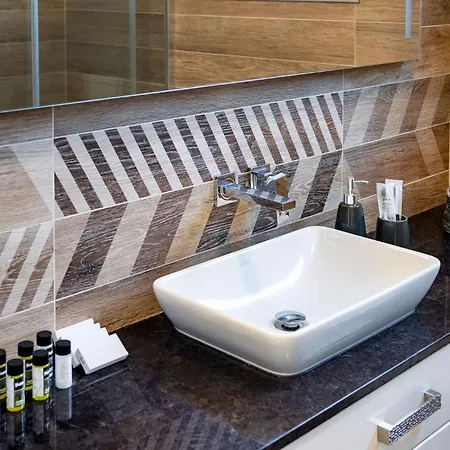 Luxury Close To The Beach, Shared Pool - Christine Complex דירה *
