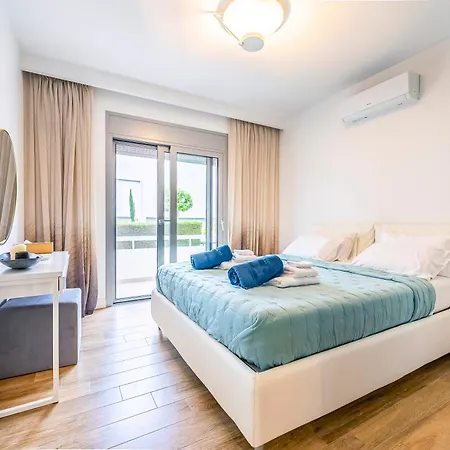 Luxury Close To The Beach, Shared Pool - Christine Complex Limassol