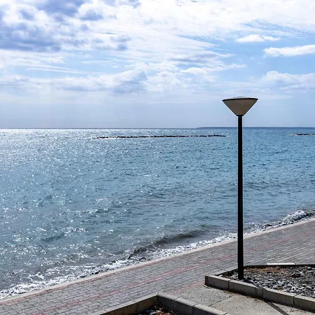 Luxury Close To The Beach, Shared Pool - Christine Complex Apartament Limassol