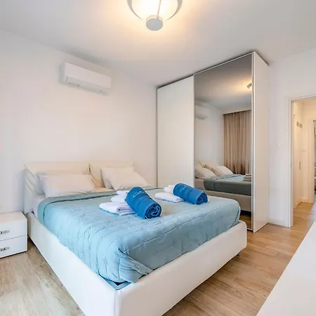 Apartament Luxury Close To The Beach, Shared Pool - Christine Complex *